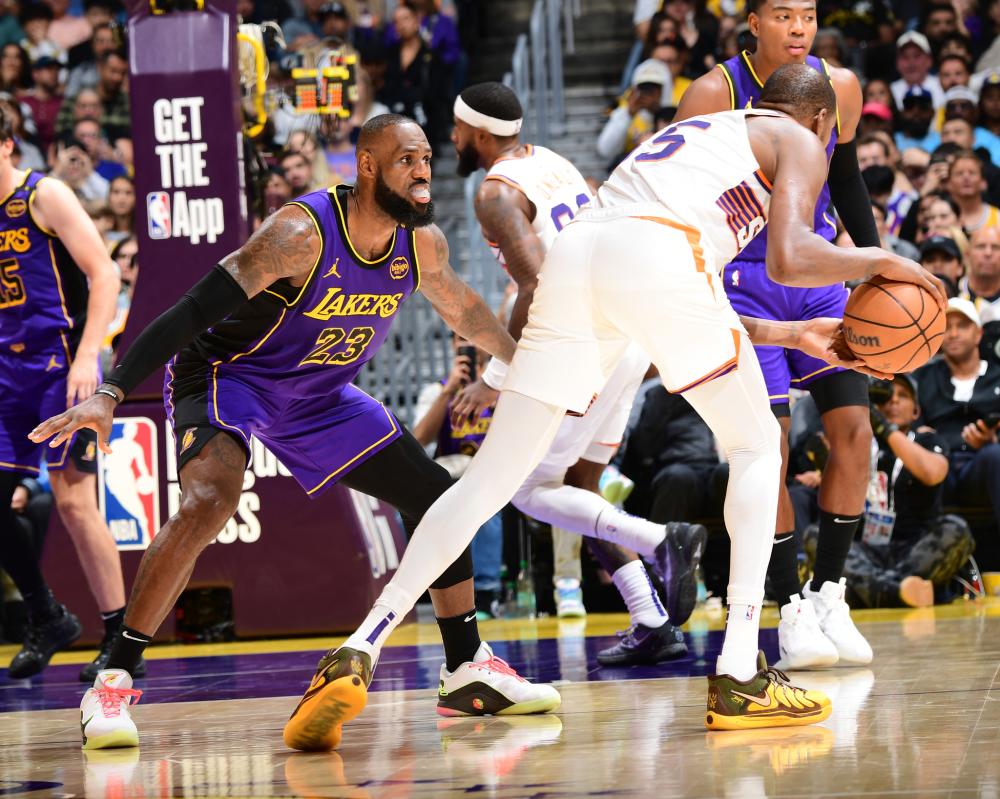 球队于危难 球队于危难